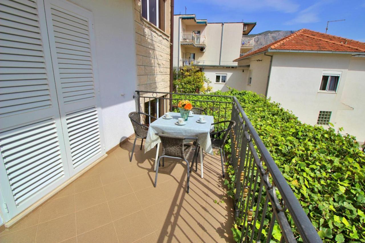 Apartments Iko Omiš Exterior foto
