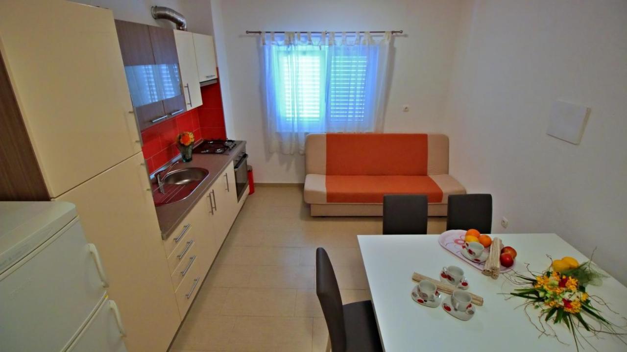 Apartments Iko Omiš Exterior foto